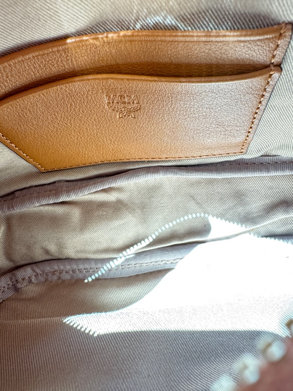 MCM Sling- Crossbody- Bum- Belt bag- All in one! - Picture 5 of 10